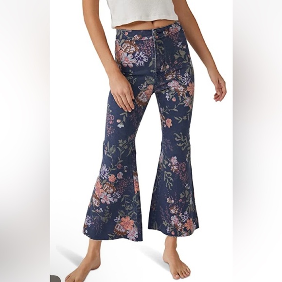 Free People We The Free Youthquake Purple Navy Floral Flare Jeans Cropped 27 - Picture 13 of 13